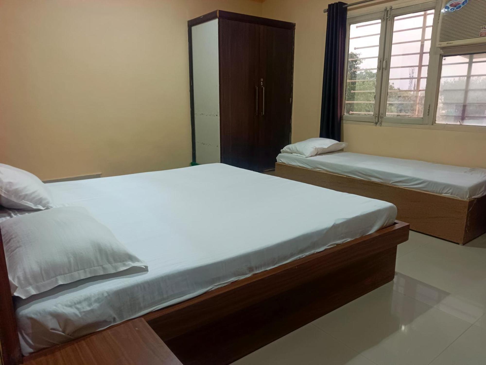 Rangoli Ac Rooms And Banquets Jhānsi Eksteriør billede